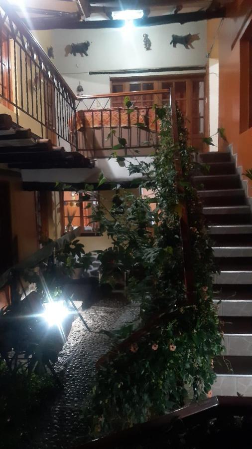 Wayras Hostal Ollantaytambo Extérieur photo